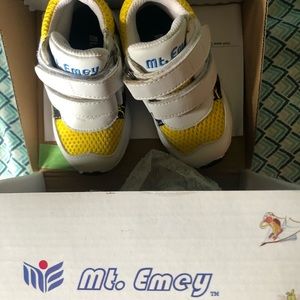 Orthopedic shoes for toddlers